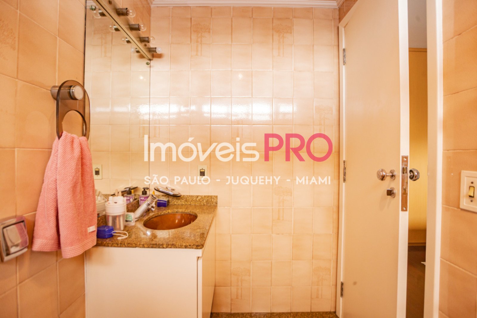 Foto :: https://assets.imoveispro.com.br/thumb/IP39262/apartamento-venda-campo-belo_IP39262_35_1920x1080.jpg?