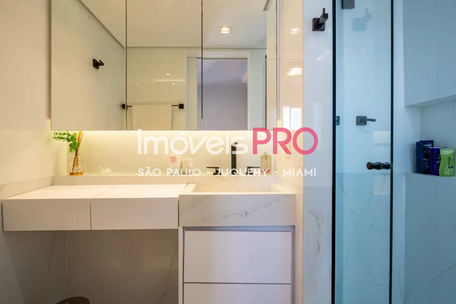 Foto :: https://assets.imoveispro.com.br/thumb/IP39266/apartamento-venda-saude_IP39266_11_1920x1080.jpg?