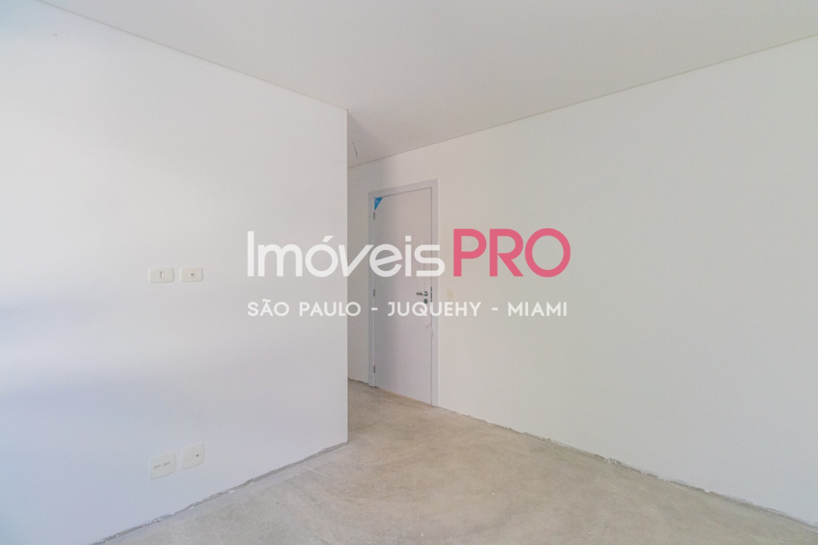 Foto :: IP39273