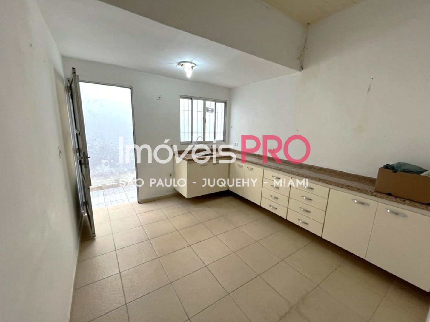 Foto :: https://assets.imoveispro.com.br/thumb/IP39276/casa-de-vila-venda-planalto-paulista_IP39276_11_1920x1080.jpg?