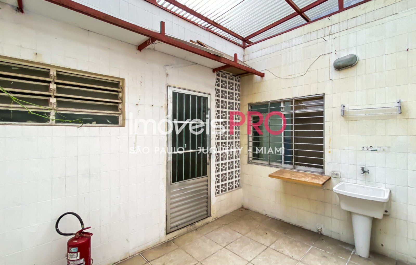 Foto :: https://assets.imoveispro.com.br/thumb/IP39289/casa-venda-vila-nova-conceicao_IP39289_11_1920x1080.jpg?