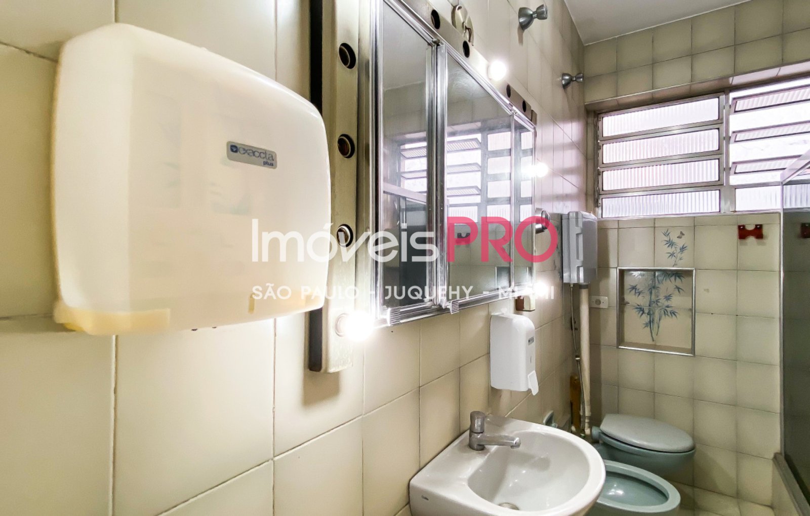 Foto :: https://assets.imoveispro.com.br/thumb/IP39289/casa-venda-vila-nova-conceicao_IP39289_23_1920x1080.jpg?