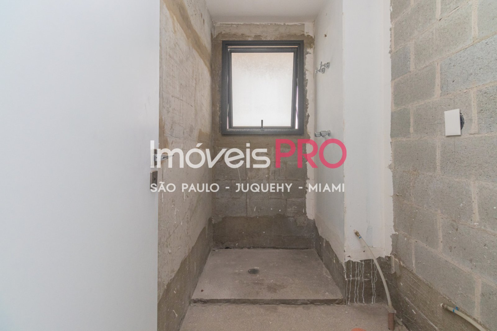 Foto :: https://assets.imoveispro.com.br/thumb/IP39296/apartamento-venda-itaim-bibi_IP39296_17_1920x1080.jpg?
