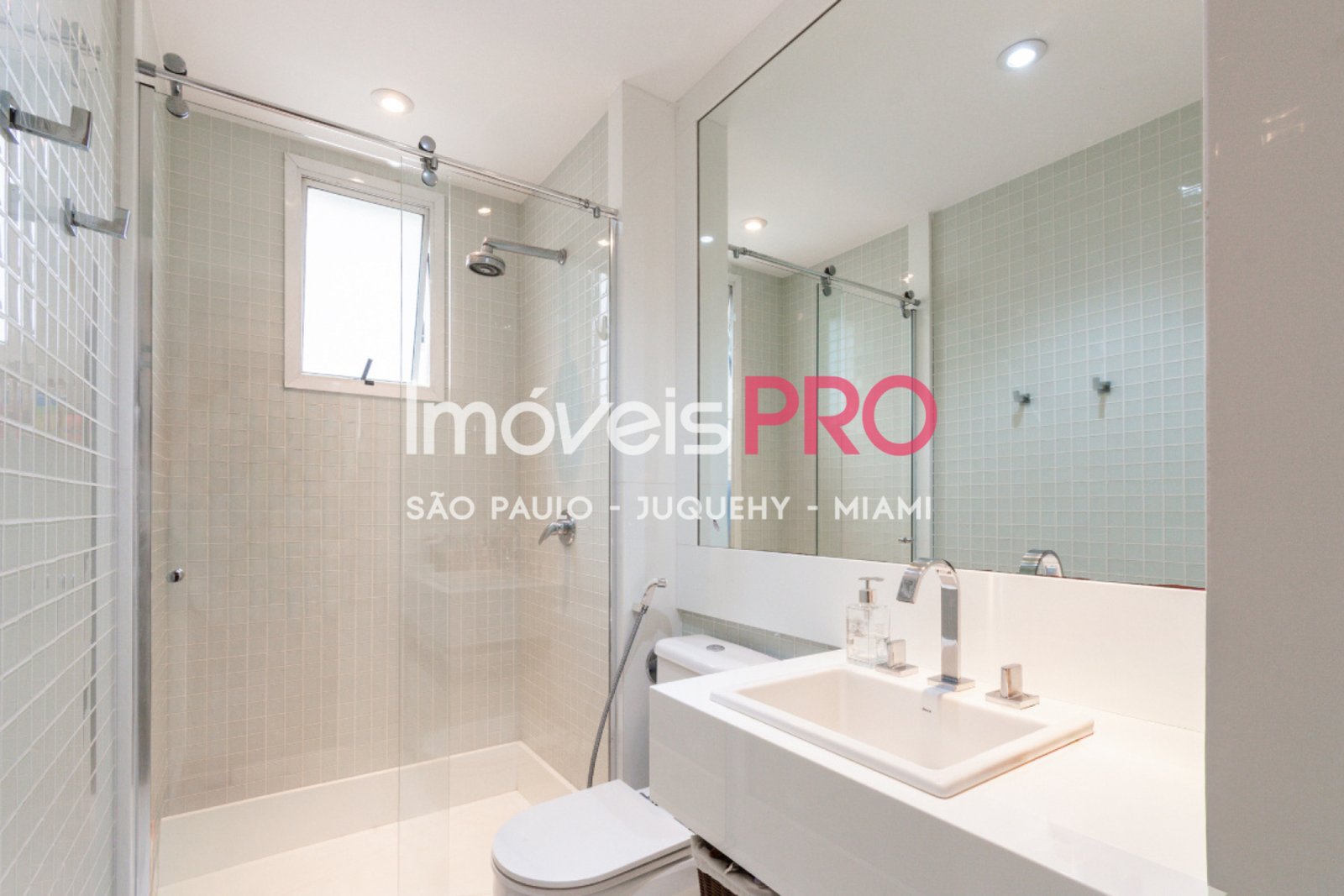 Foto :: https://assets.imoveispro.com.br/thumb/IP39311/apartamento-venda-moema_IP39311_23_1920x1080.jpg?