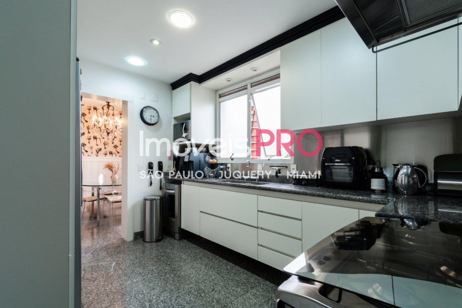 Foto :: https://assets.imoveispro.com.br/thumb/IP39311/apartamento-venda-moema_IP39311_35_1920x1080.jpg?
