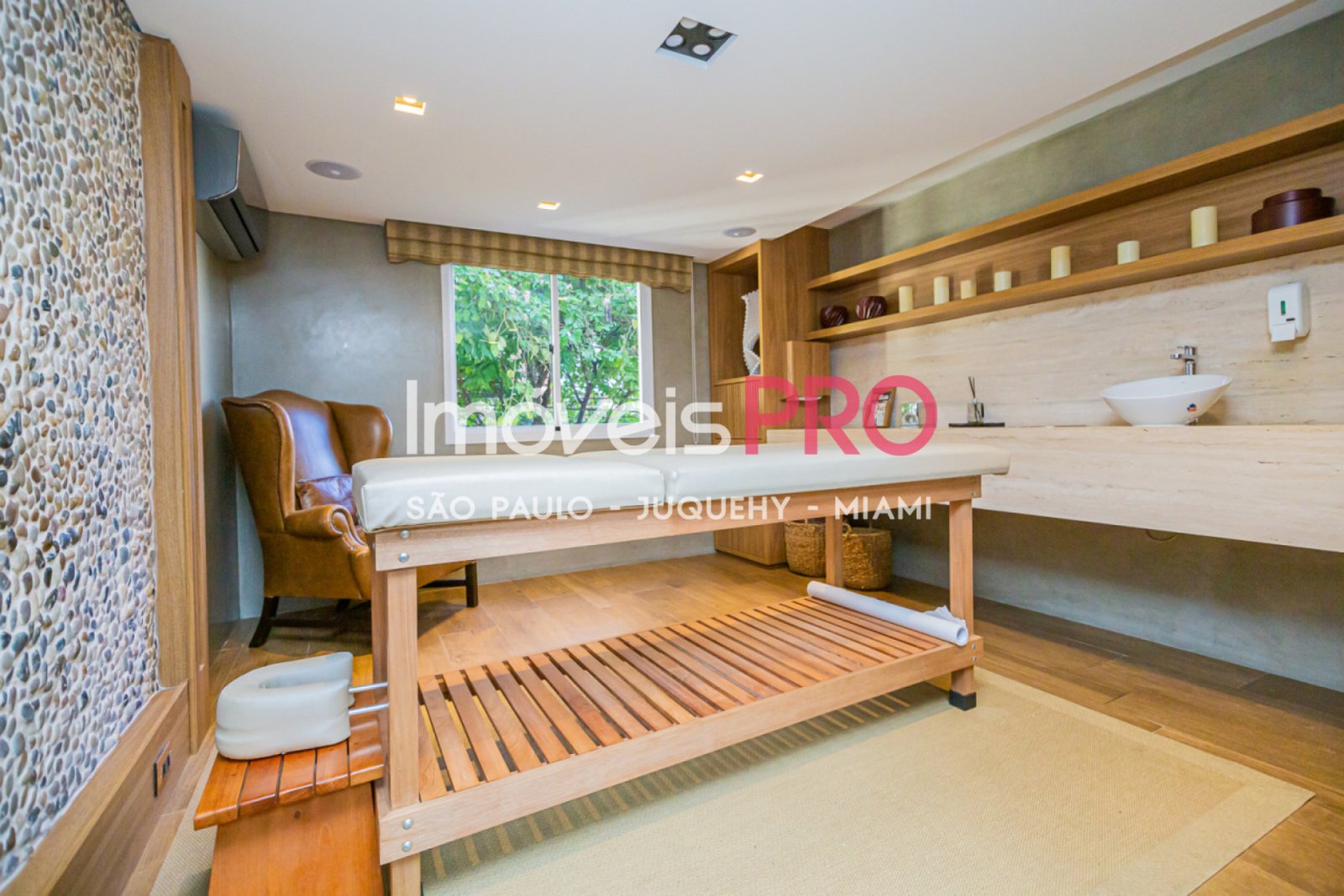 Foto :: https://assets.imoveispro.com.br/thumb/IP39311/apartamento-venda-moema_IP39311_41_1920x1080.jpg?