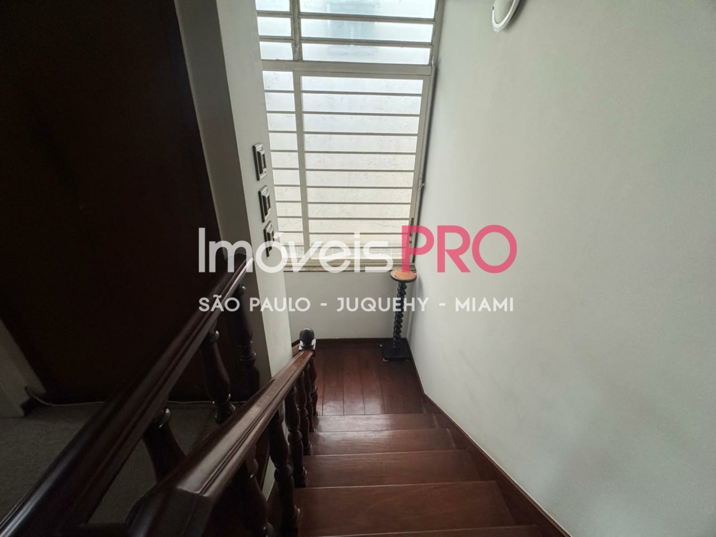 Foto :: https://assets.imoveispro.com.br/thumb/IP39327/casa-venda-campo-belo_IP39327_17_1920x1080.jpg?