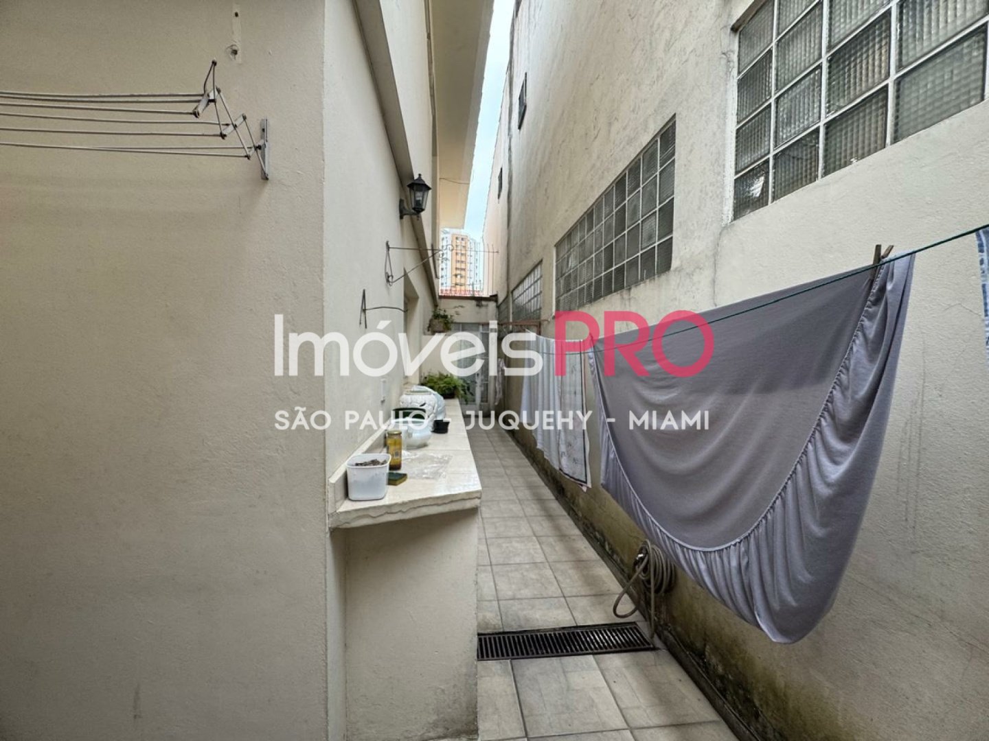 Foto :: https://assets.imoveispro.com.br/thumb/IP39327/casa-venda-campo-belo_IP39327_23_1920x1080.jpg?