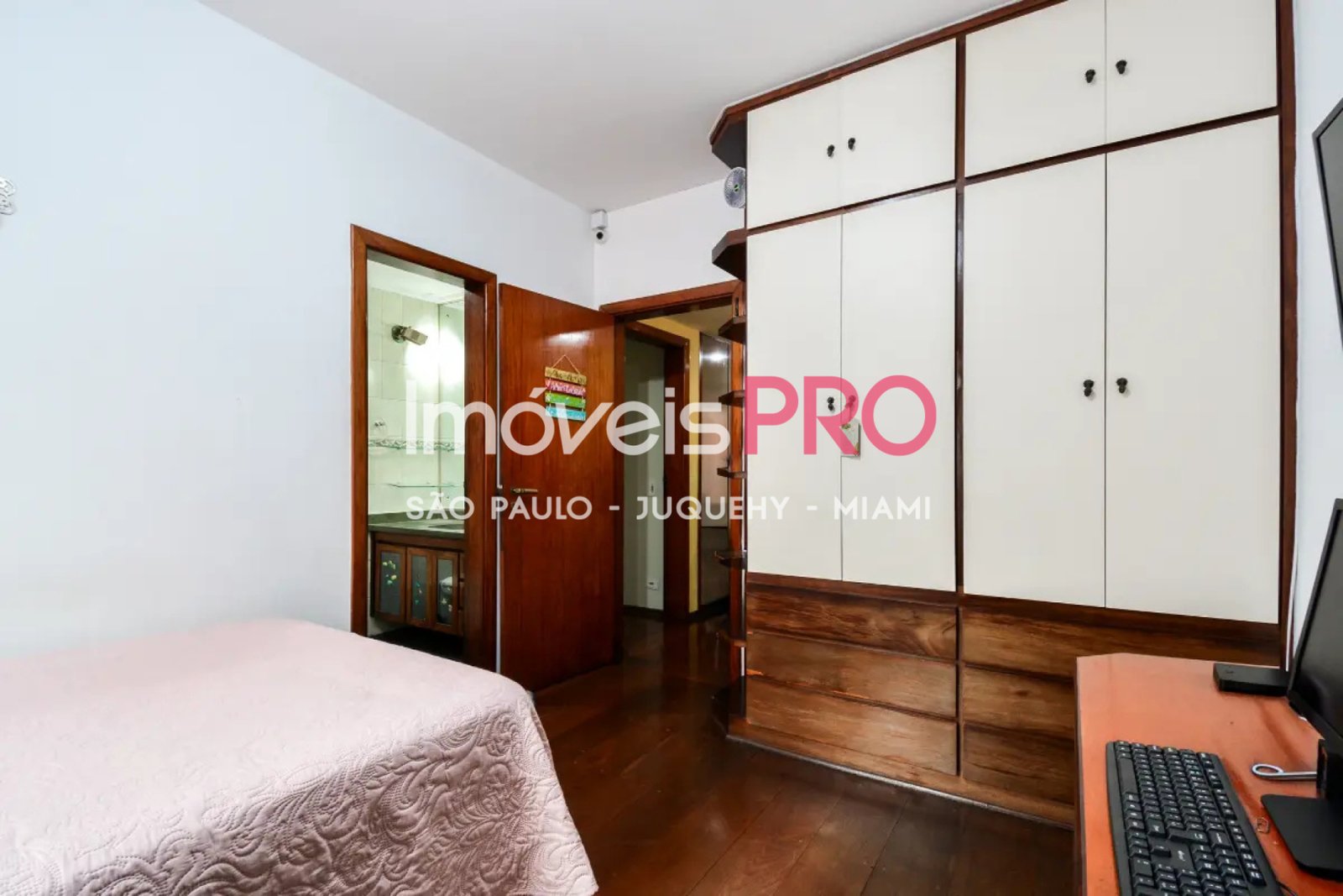 Foto :: https://assets.imoveispro.com.br/thumb/IP39332/apartamento-venda-moema_IP39332_23_1920x1080.jpg?