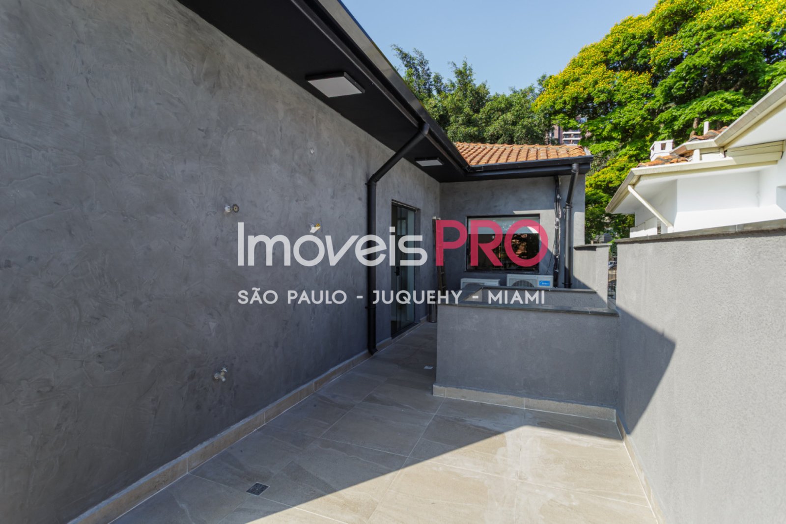 Foto :: https://assets.imoveispro.com.br/thumb/IP39335/casa-venda-moema_IP39335_41_1920x1080.jpg?