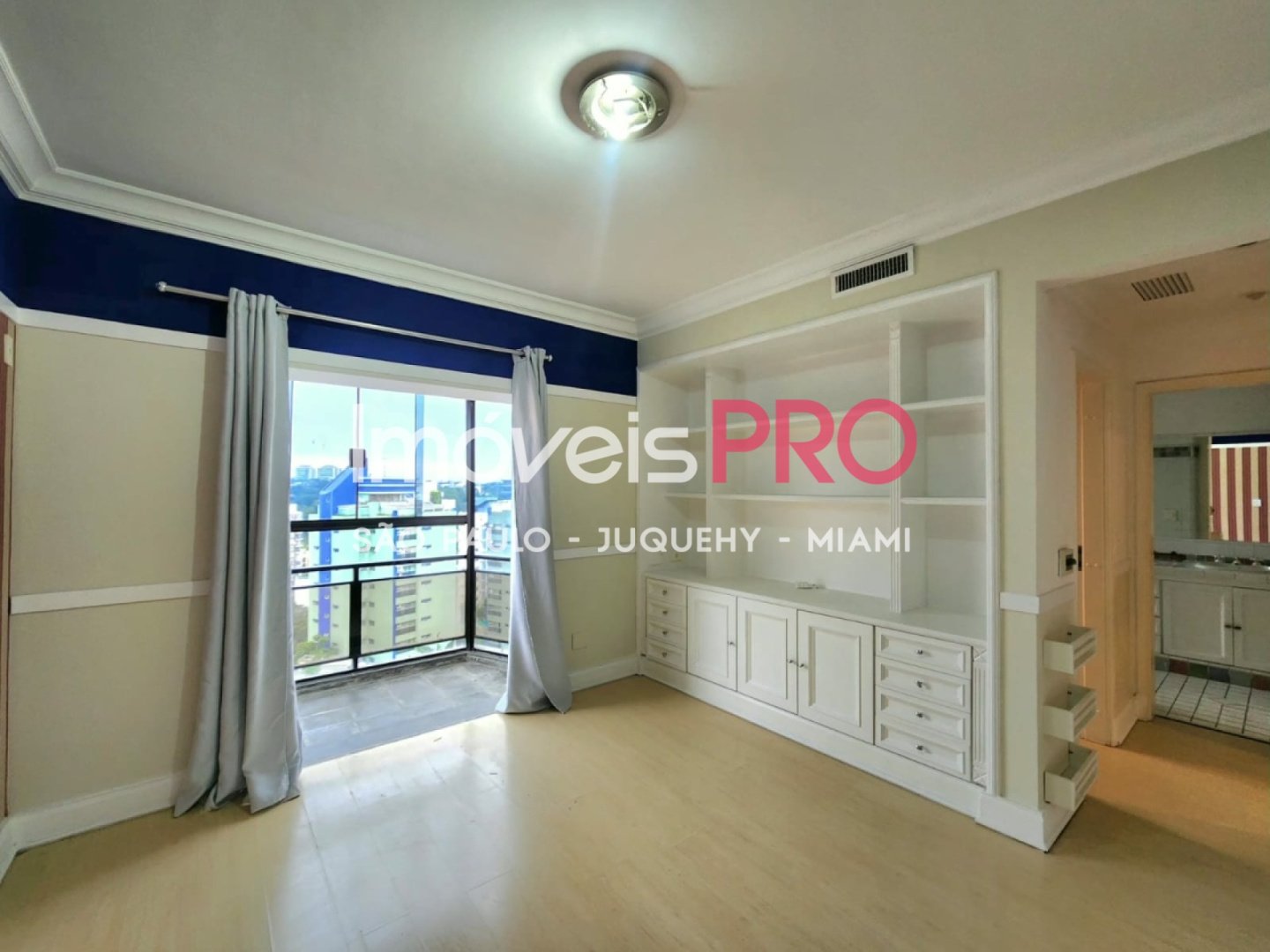Foto :: https://assets.imoveispro.com.br/thumb/IP39345/cobertura-duplex-venda-real-parque_IP39345_29_1920x1080.jpg?