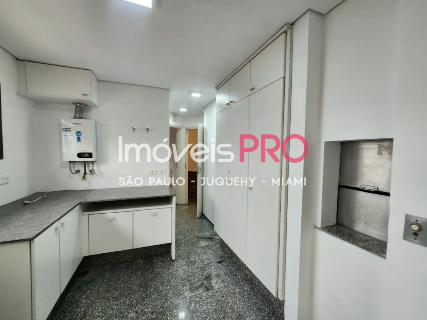 Foto :: https://assets.imoveispro.com.br/thumb/IP39345/cobertura-duplex-venda-real-parque_IP39345_41_1920x1080.jpg?