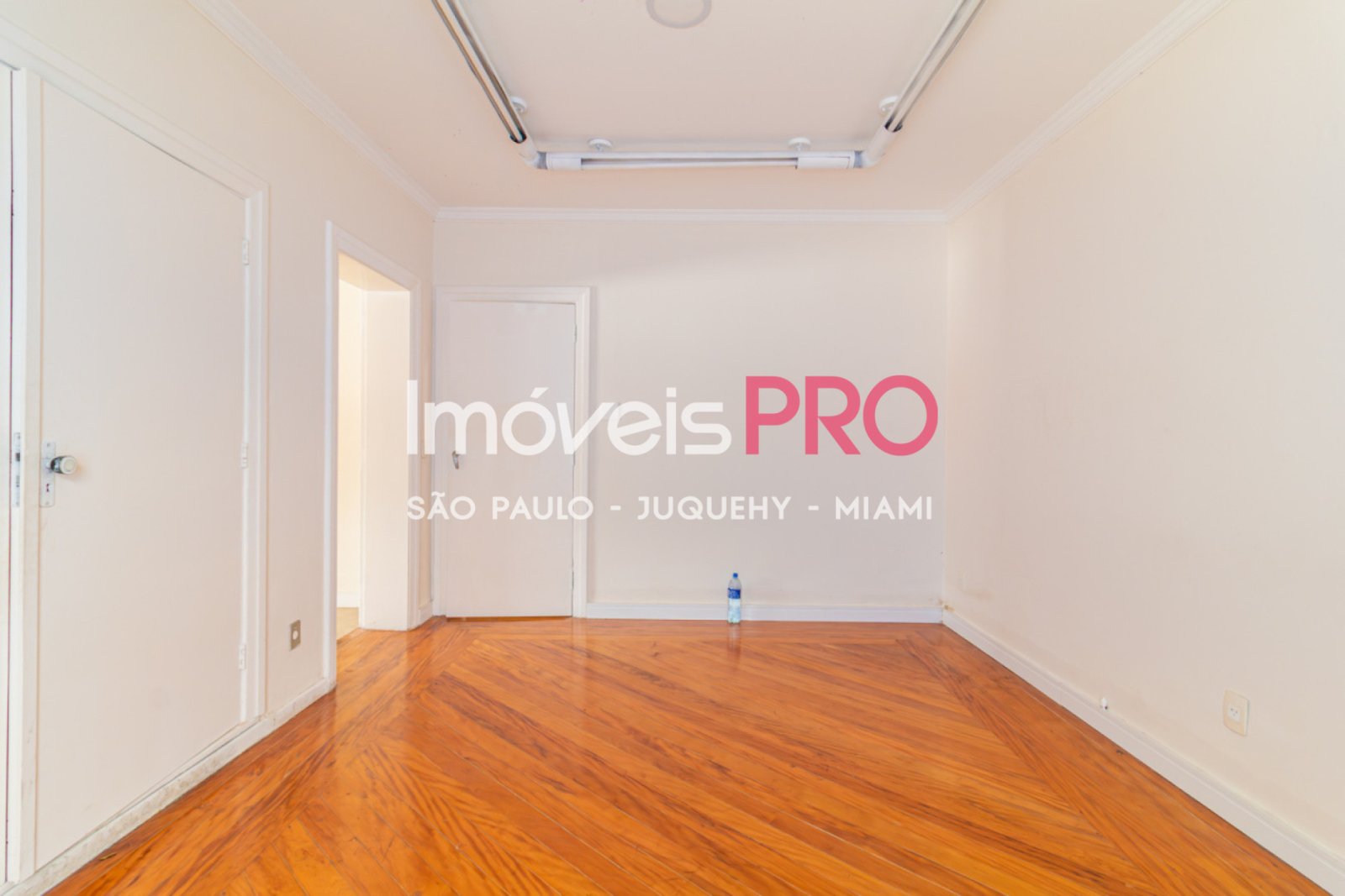 Foto :: https://assets.imoveispro.com.br/thumb/IP39367/casa-venda-jardim-paulista_IP39367_41_1920x1080.jpg?