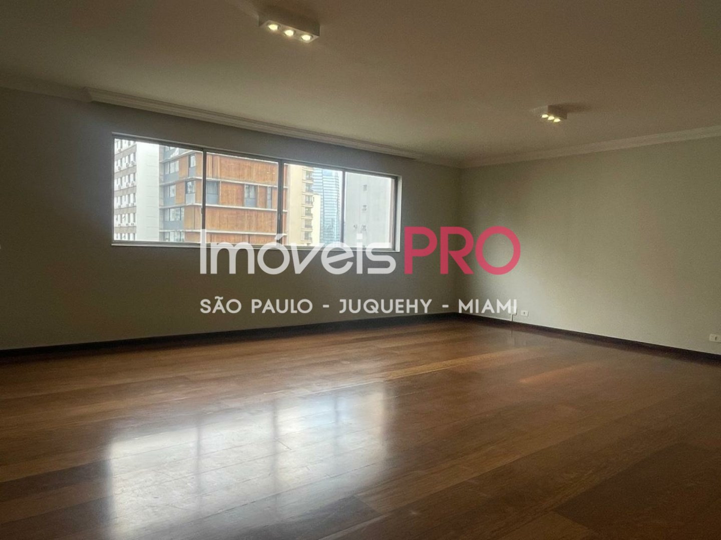 Foto :: https://assets.imoveispro.com.br/thumb/IP39370/apartamento-aluguel-itaim-bibi_IP39370_11_1920x1080.jpg?