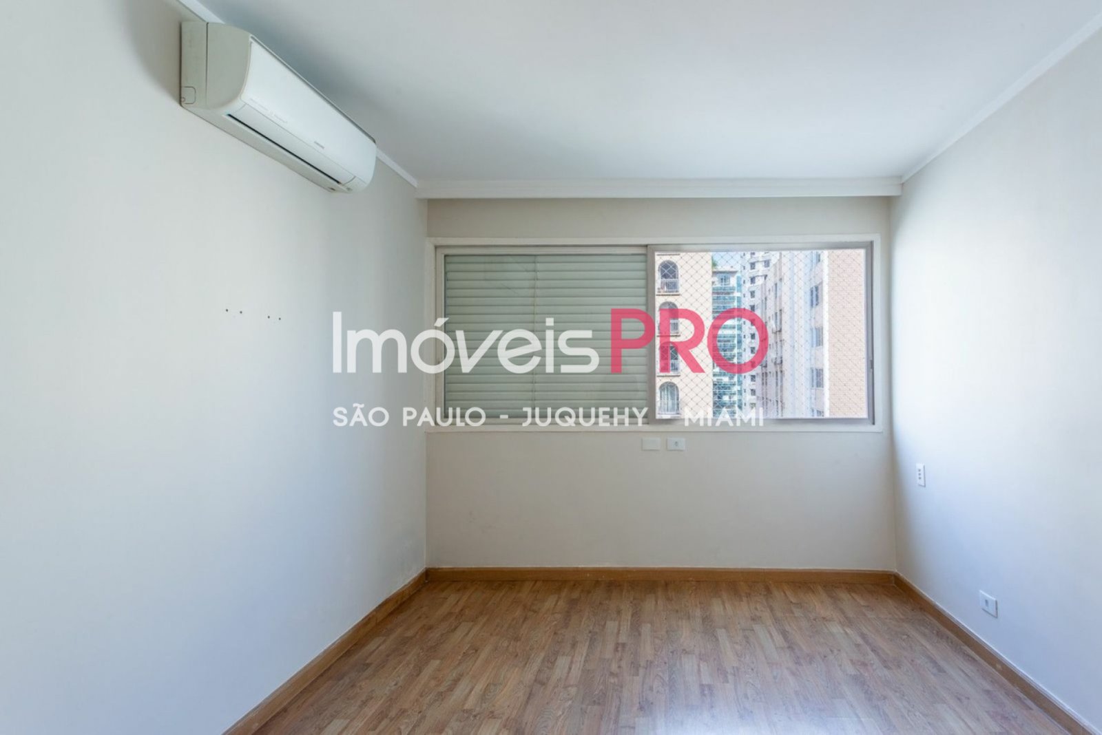 Foto :: IP39379
