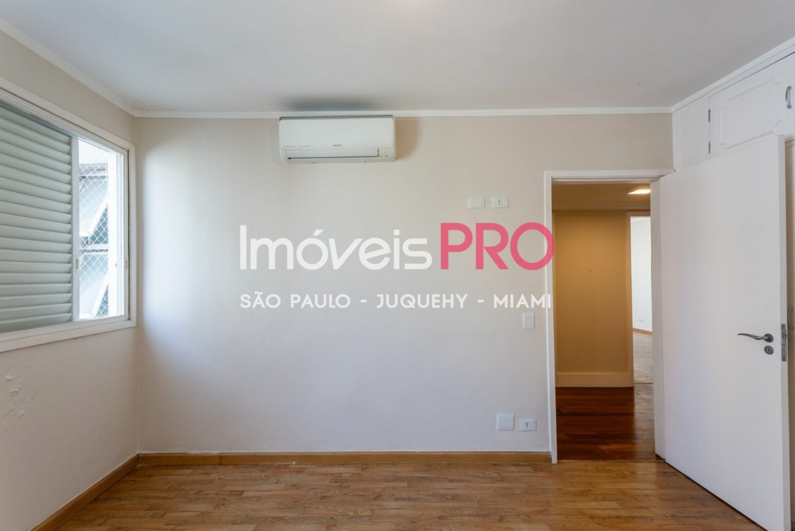 Foto :: IP39379