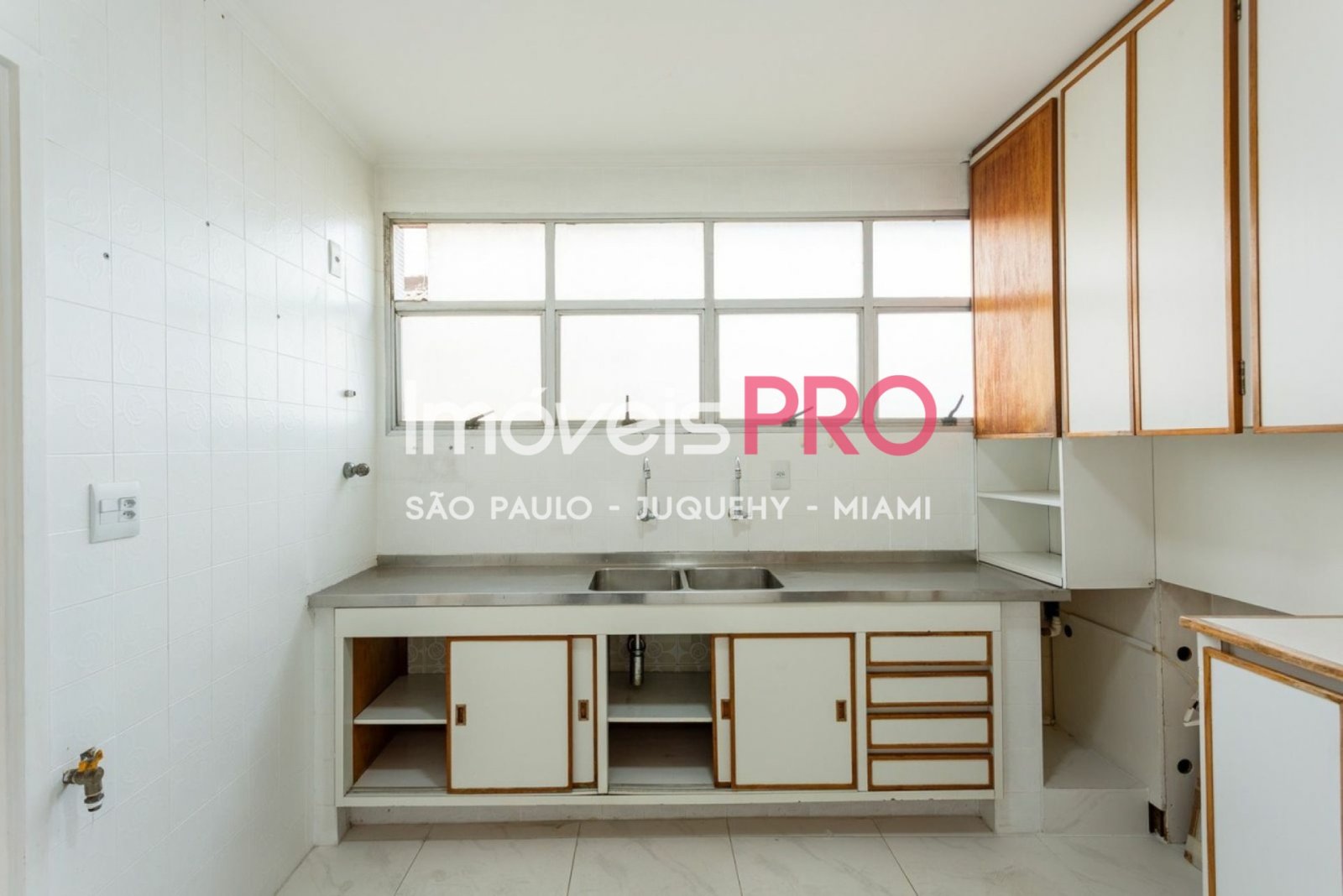 Foto :: IP39379