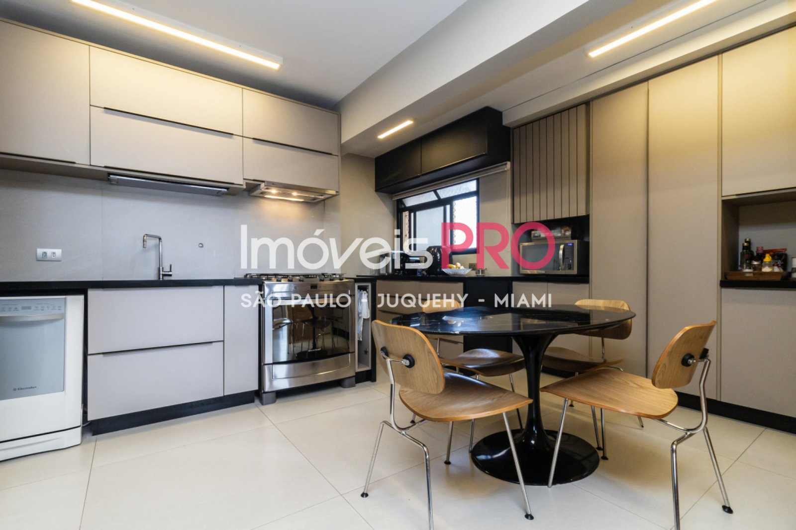Foto :: https://assets.imoveispro.com.br/thumb/IP39387/apartamento-venda-moema-passaros_IP39387_77_1920x1080.jpg?1783044588