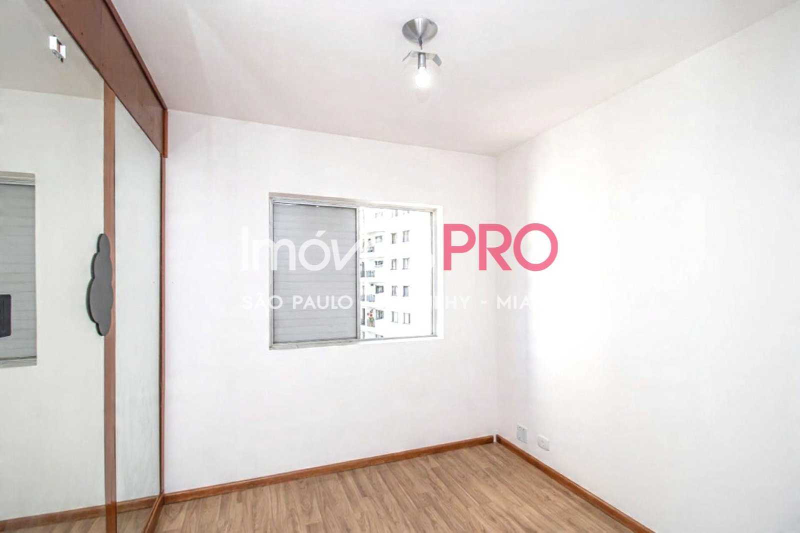 Foto :: https://assets.imoveispro.com.br/thumb/IP39389/apartamento-venda-jardim-marajoara_IP39389_17_1920x1080.jpg?