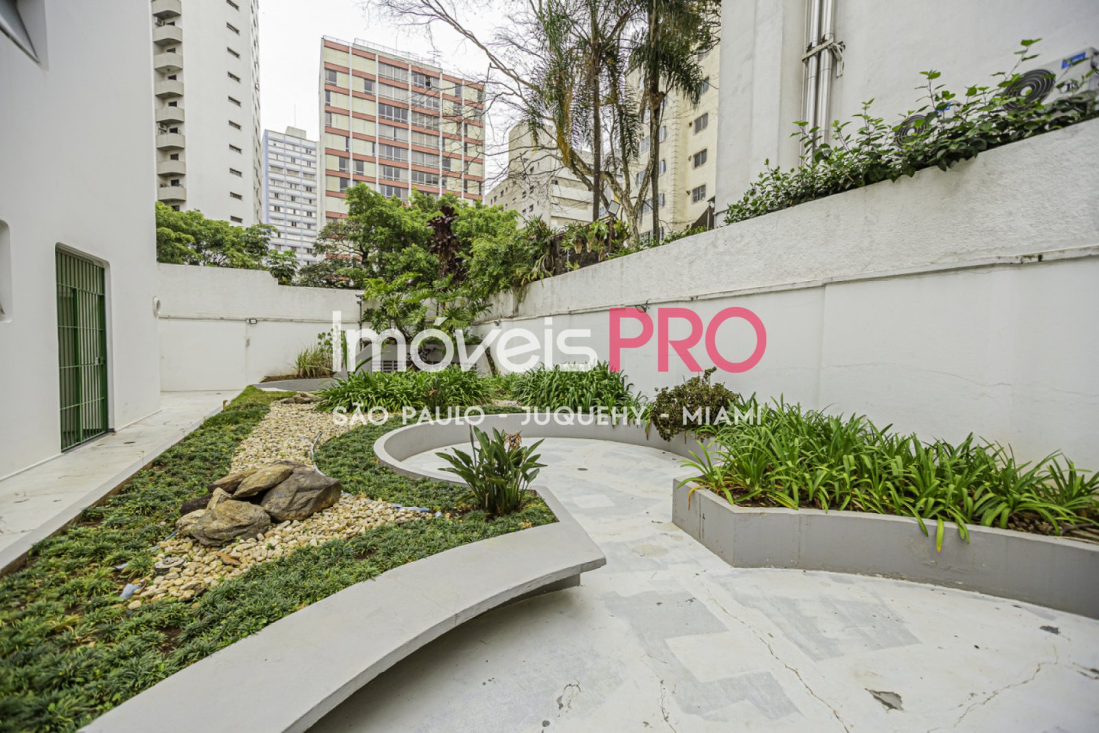 Foto :: https://assets.imoveispro.com.br/thumb/IP39392/apartamento-venda-paraiso_IP39392_41_1920x1080.jpg?