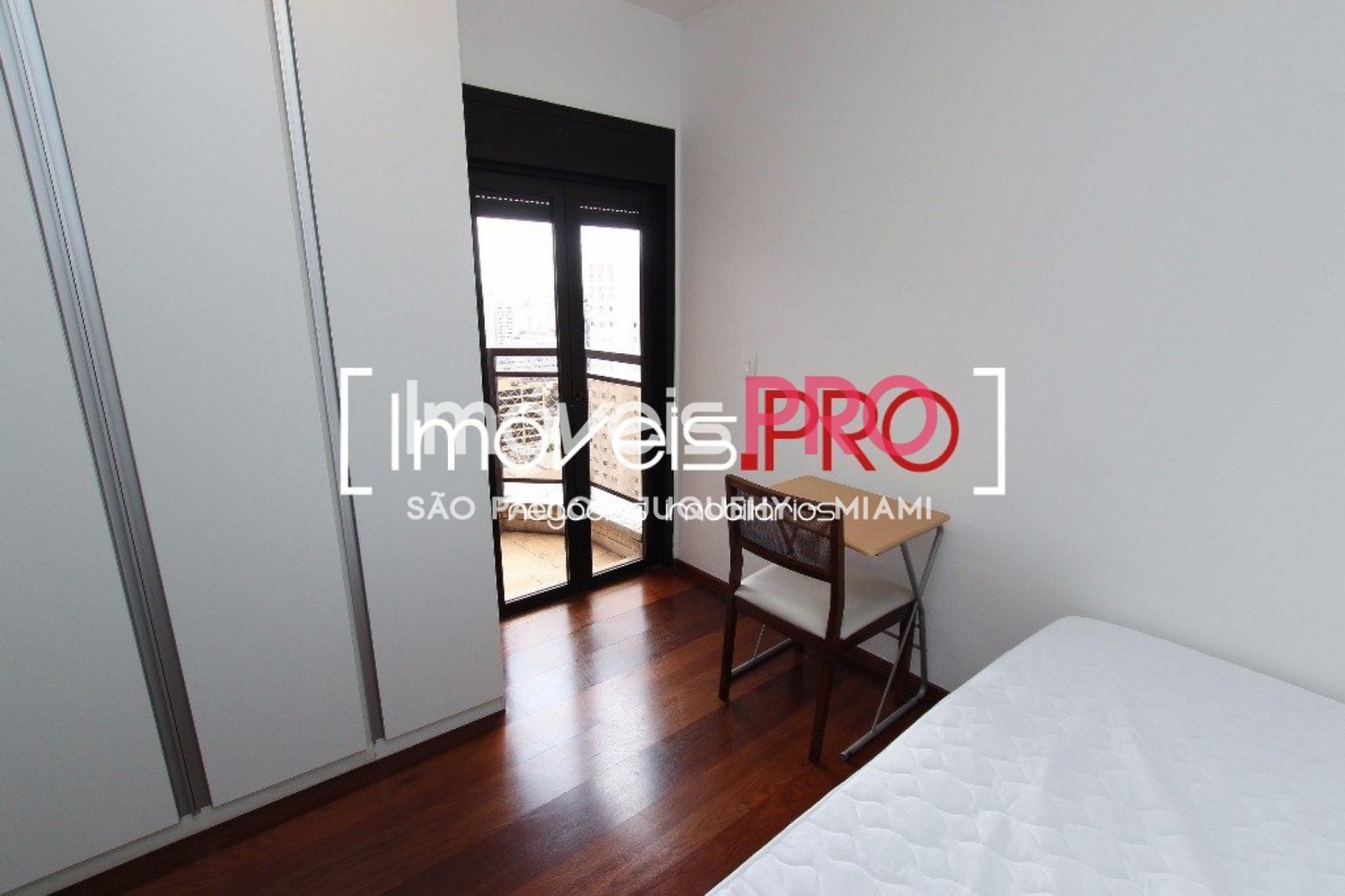 Foto :: https://assets.imoveispro.com.br/thumb/IP394/apartamento-aluguel-moema-indios_IP394_11_1920x1080.jpg?