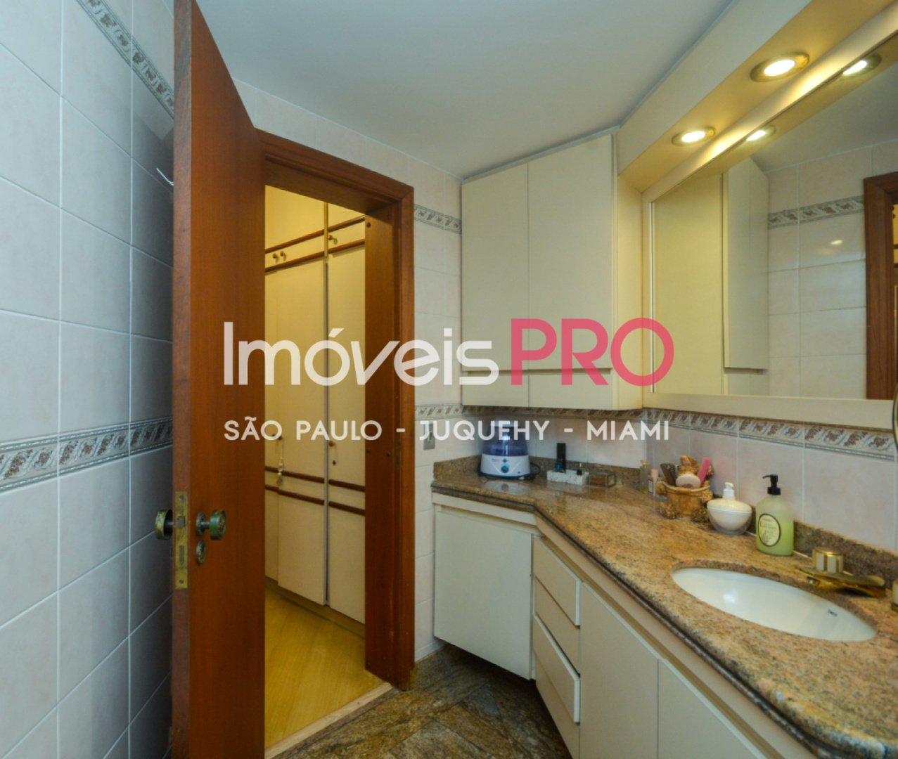 Foto :: IP39423