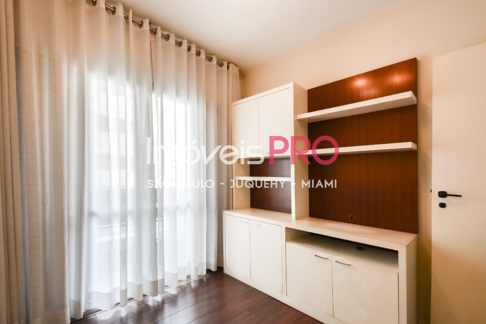 Foto :: IP39431