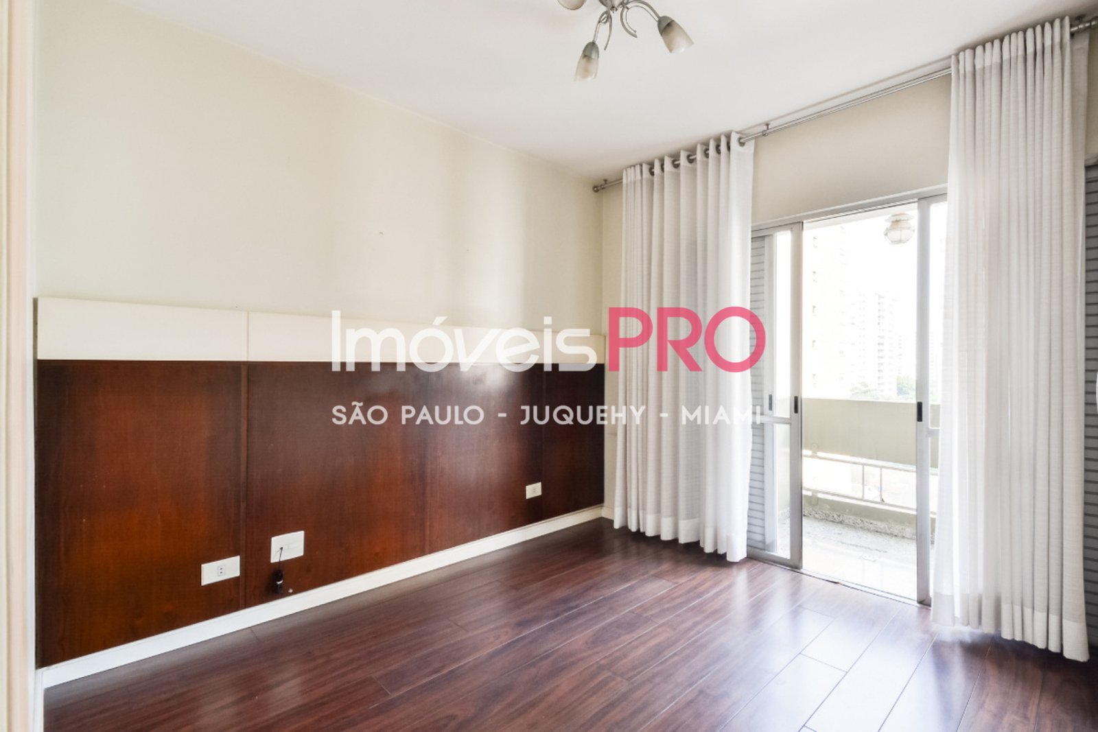 Foto :: https://assets.imoveispro.com.br/thumb/IP39431/apartamento-venda-moema-passaros_IP39431_17_1920x1080.jpg?