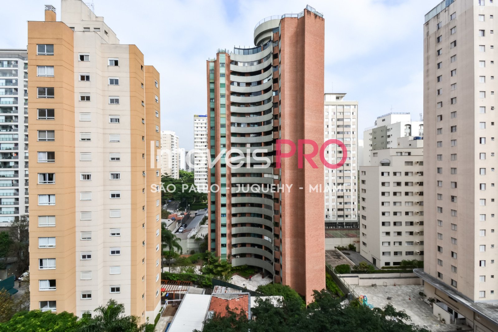 Foto :: https://assets.imoveispro.com.br/thumb/IP39431/apartamento-venda-moema-passaros_IP39431_23_1920x1080.jpg?
