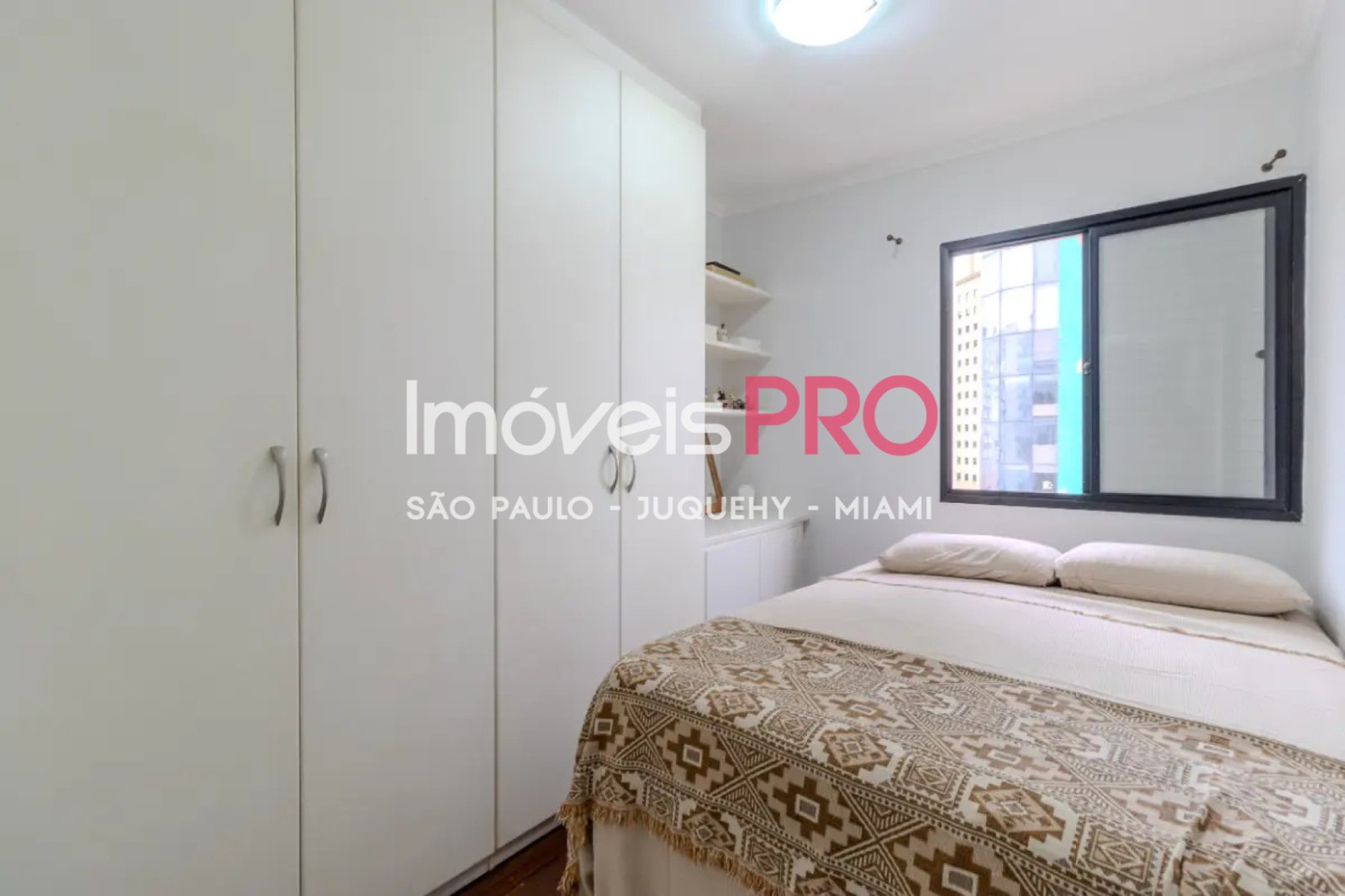 Foto :: https://assets.imoveispro.com.br/thumb/IP39452/apartamento-venda-moema_IP39452_11_1920x1080.jpg?