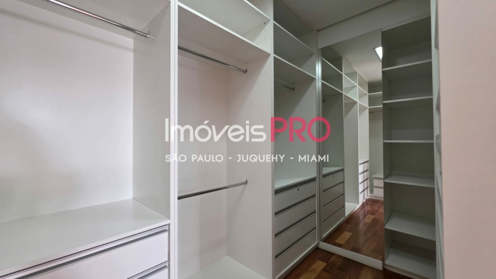 Foto :: https://assets.imoveispro.com.br/thumb/IP39456/apartamento-venda-campo-belo_IP39456_35_1920x1080.jpg?