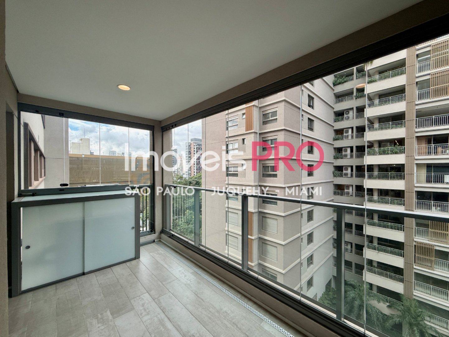 Foto :: https://assets.imoveispro.com.br/thumb/IP39466/apartamento-venda-moema_IP39466_17_1920x1080.jpg?