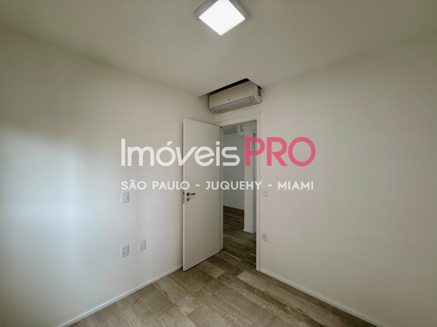 Foto :: https://assets.imoveispro.com.br/thumb/IP39466/apartamento-venda-moema_IP39466_35_1920x1080.jpg?