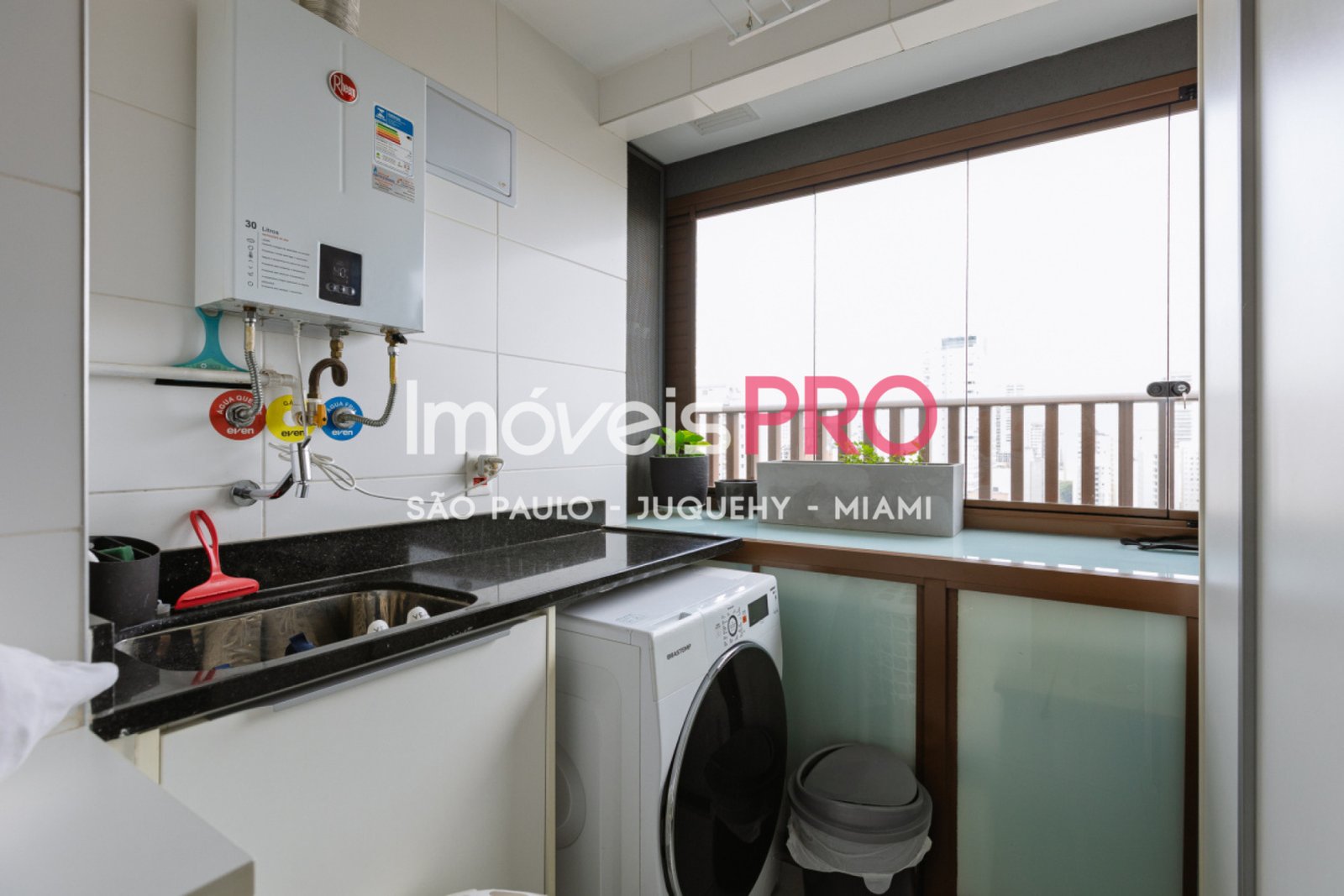 Foto :: https://assets.imoveispro.com.br/thumb/IP39470/apartamento-venda-campo-belo_IP39470_17_1920x1080.jpg?