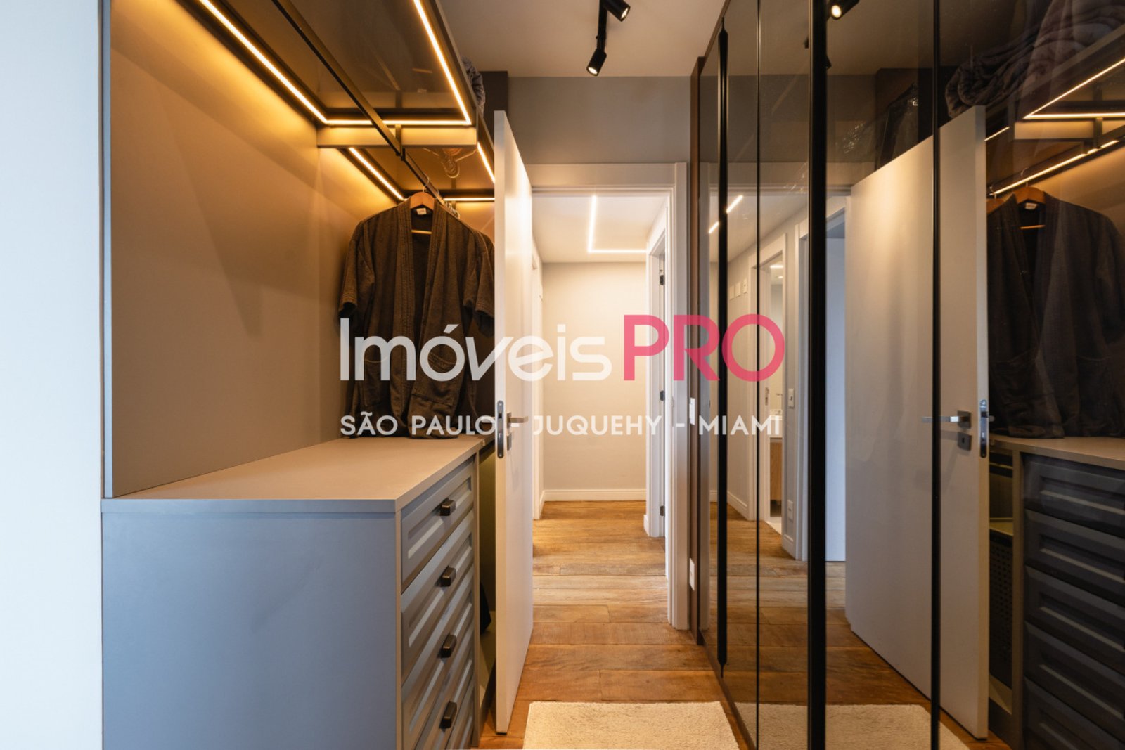 Foto :: IP39470