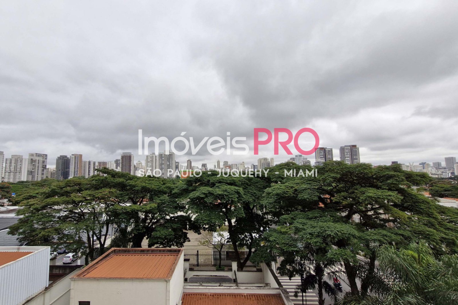 Foto :: https://assets.imoveispro.com.br/thumb/IP39471/apartamento-venda-moema_IP39471_17_1920x1080.jpg?