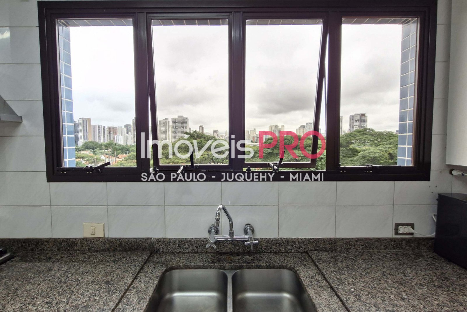 Foto :: IP39471