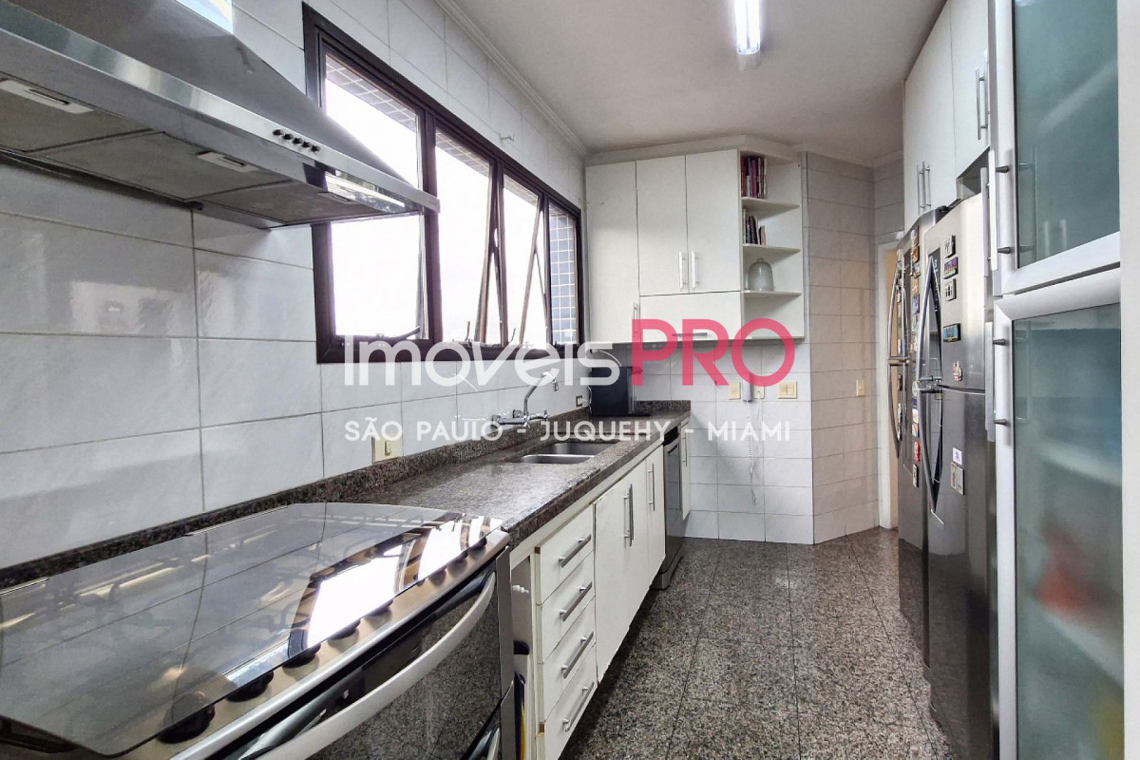 Foto :: https://assets.imoveispro.com.br/thumb/IP39471/apartamento-venda-moema_IP39471_47_1920x1080.jpg?