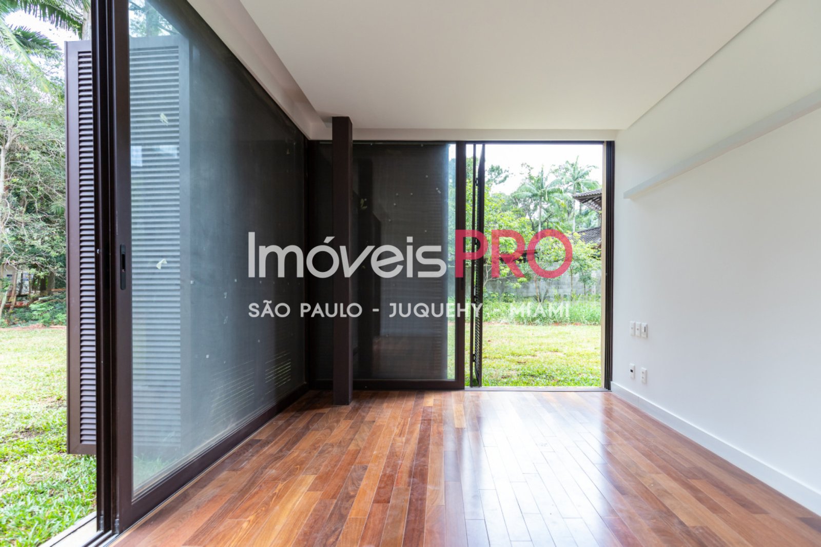 Foto :: IP39476