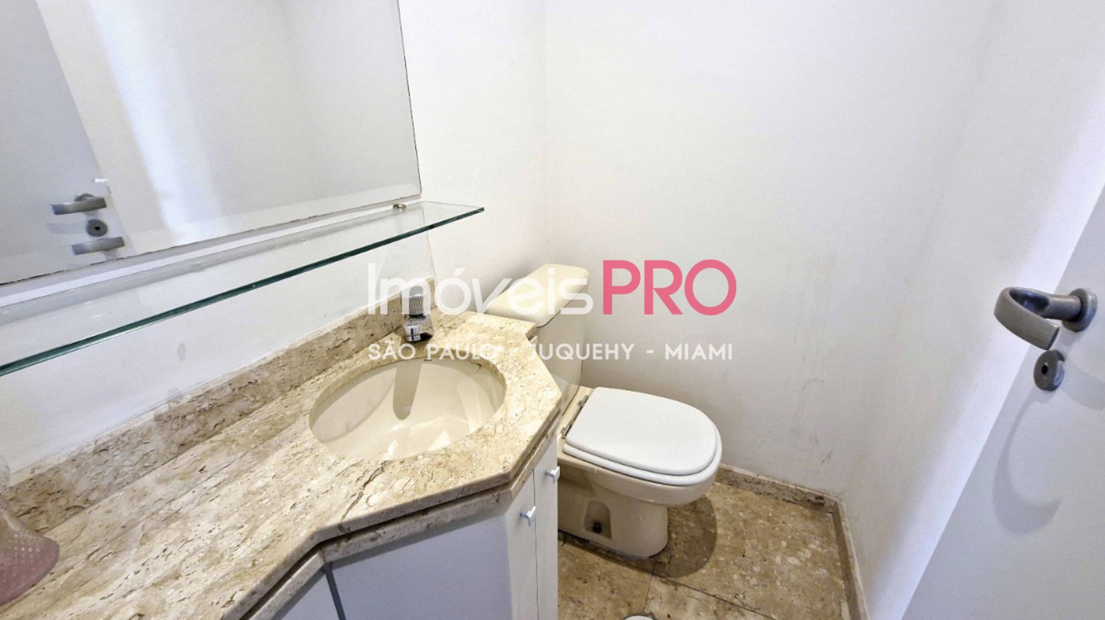 Foto :: IP39480