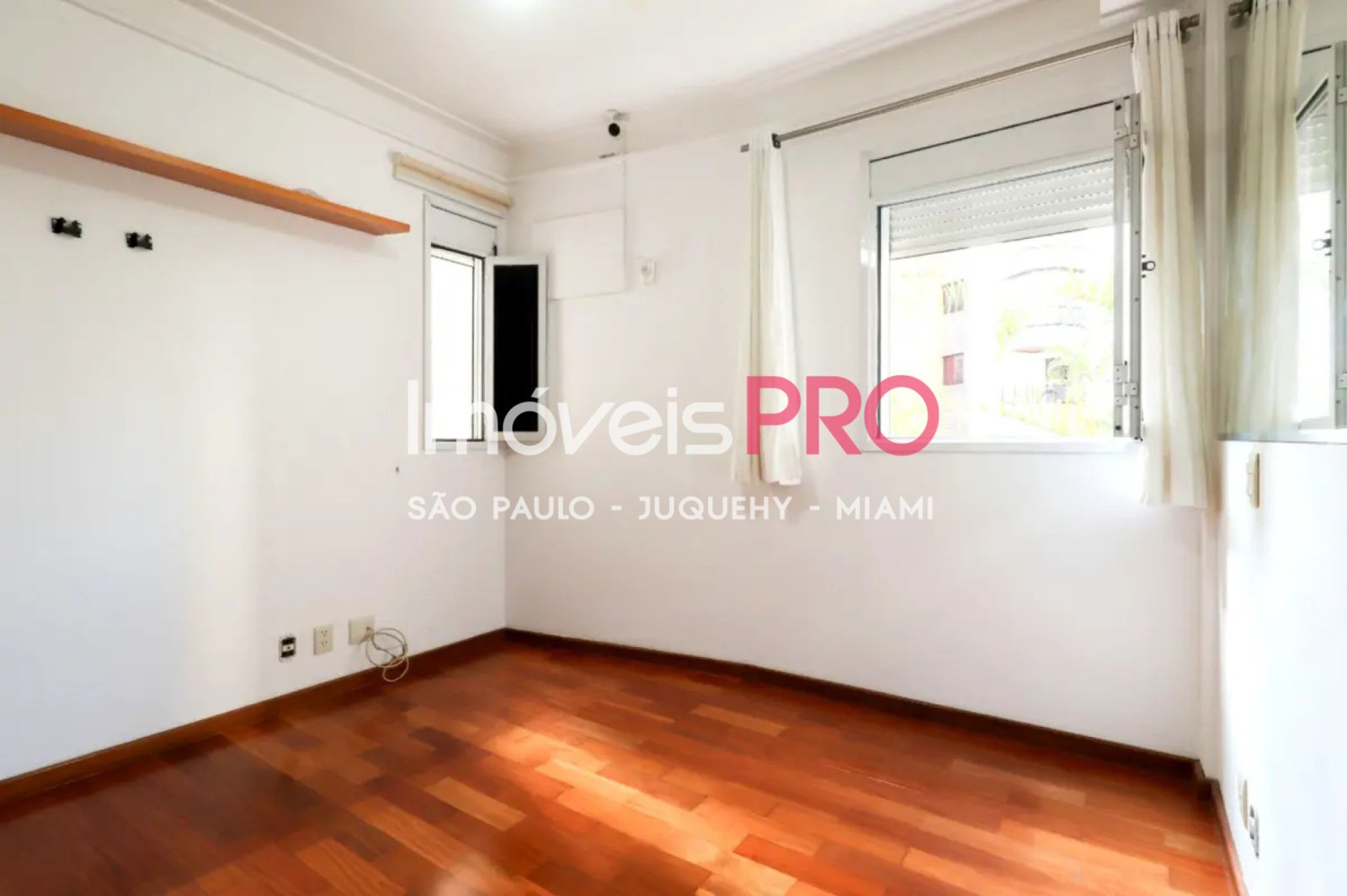 Foto :: IP39485