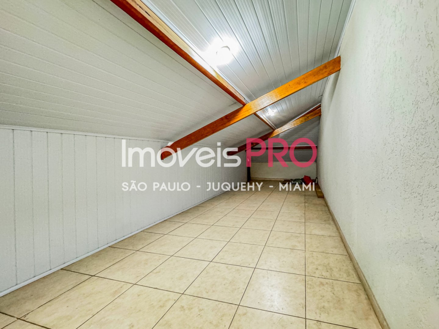 Foto :: https://assets.imoveispro.com.br/thumb/IP39511/casa-venda-vila-clementino_IP39511_23_1920x1080.jpg?