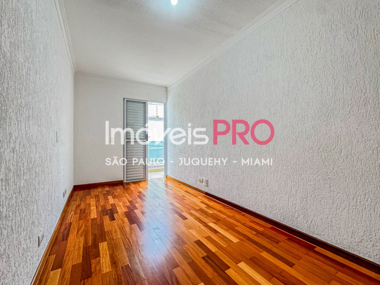 Foto :: https://assets.imoveispro.com.br/thumb/IP39511/casa-venda-vila-clementino_IP39511_29_1920x1080.jpg?