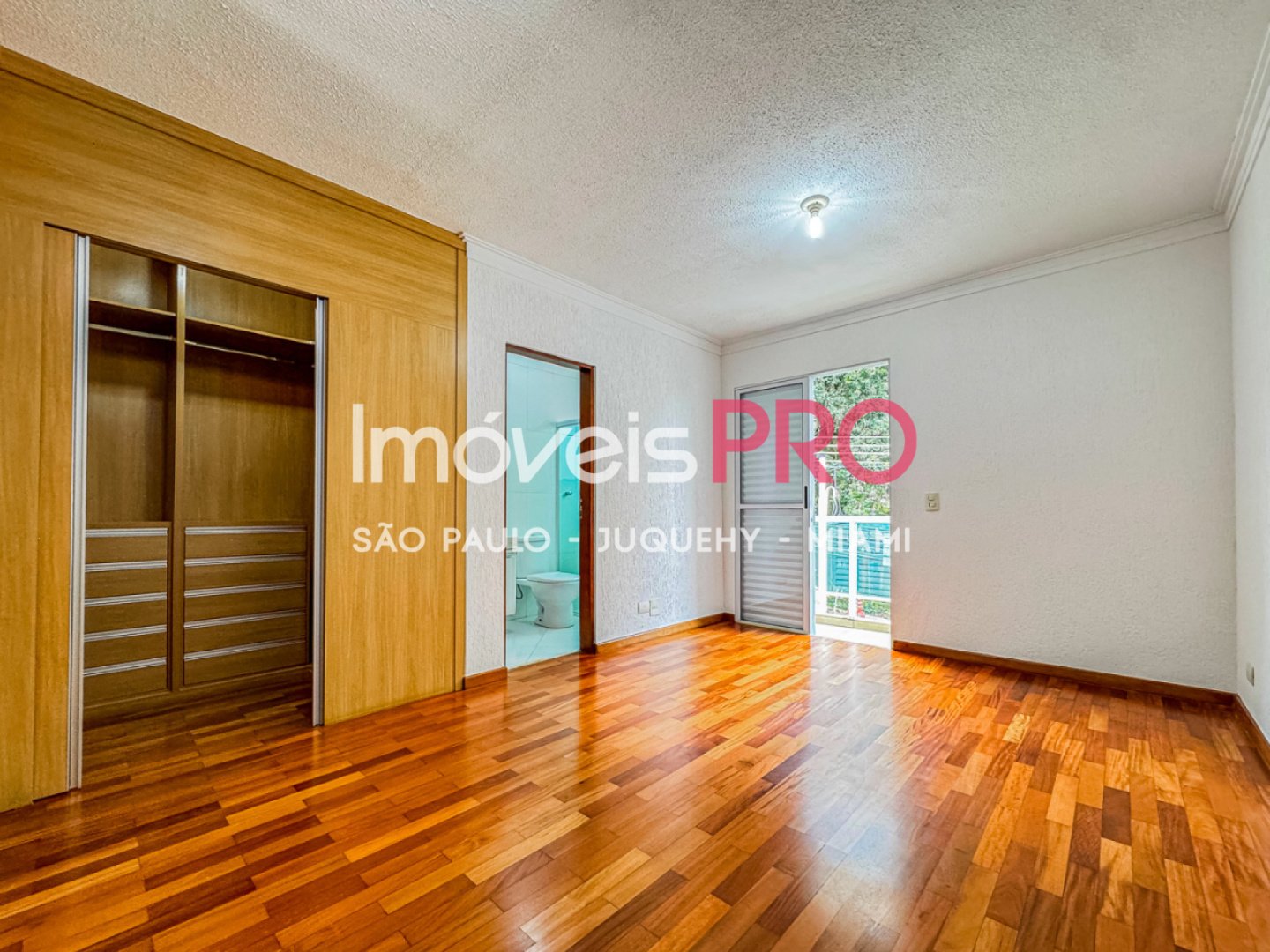 Foto :: https://assets.imoveispro.com.br/thumb/IP39511/casa-venda-vila-clementino_IP39511_41_1920x1080.jpg?