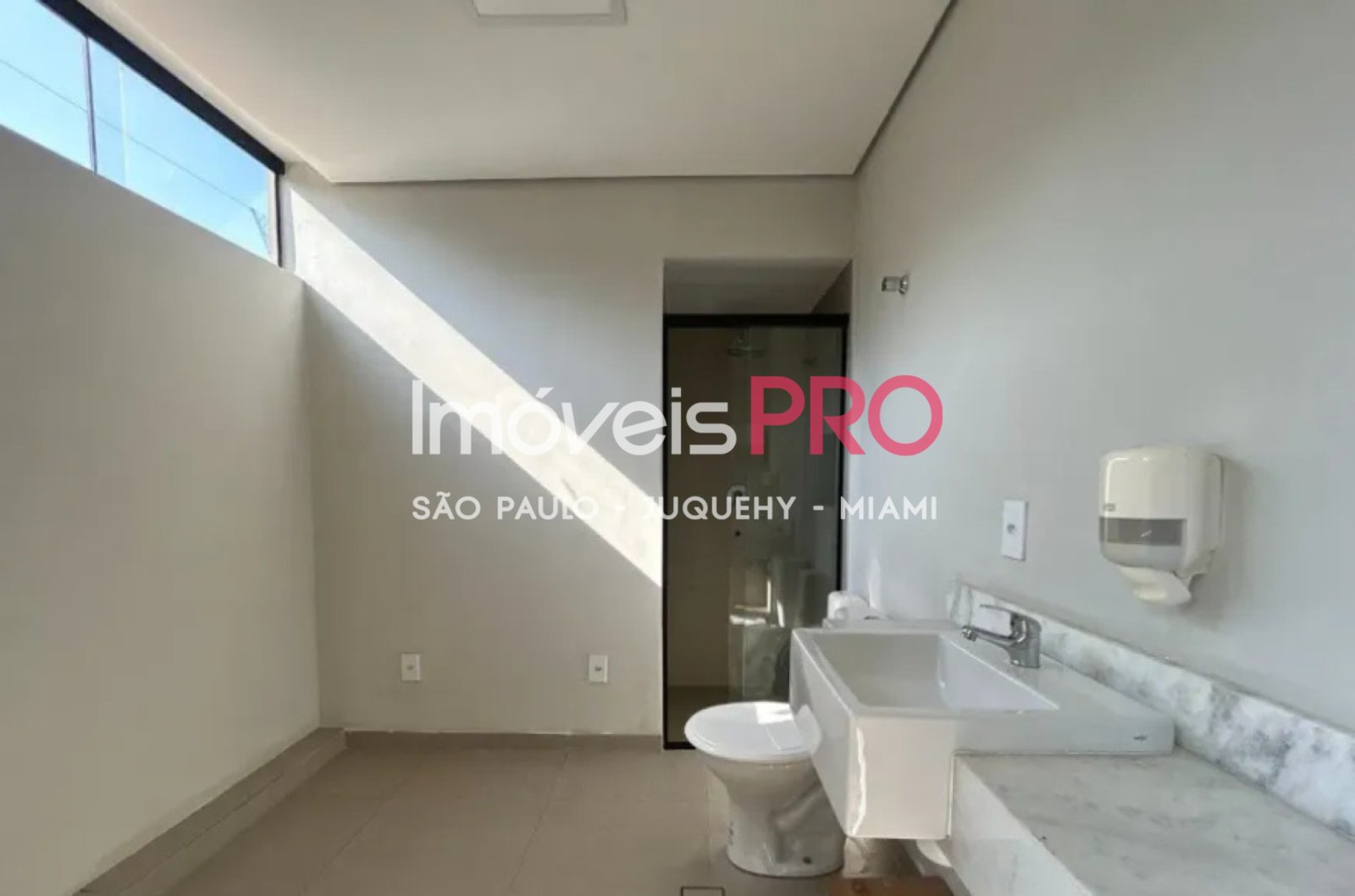 Foto :: https://assets.imoveispro.com.br/thumb/IP39514/casa-venda-vila-nova-conceicao_IP39514_17_1920x1080.jpg?