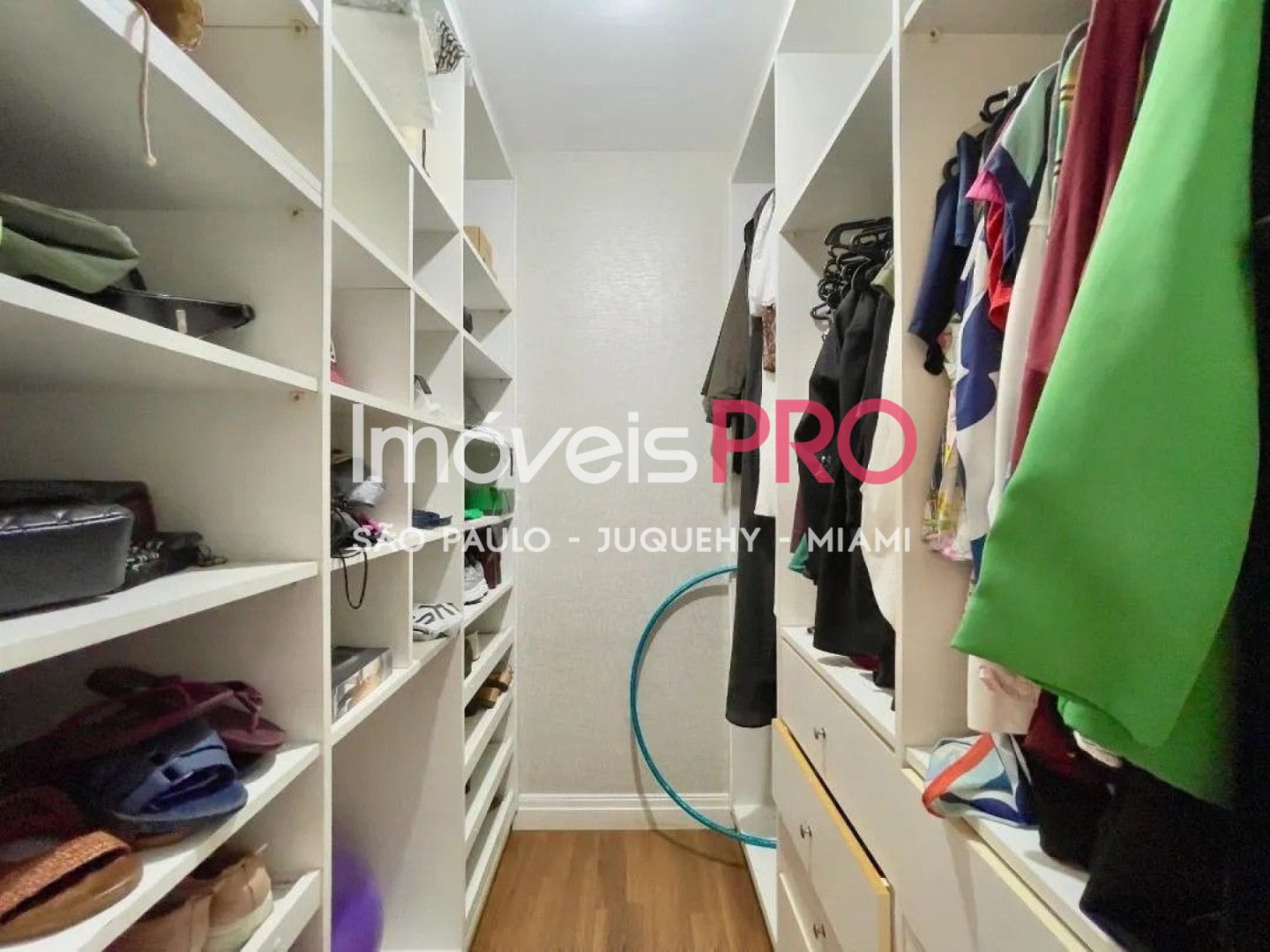 Foto :: IP39520