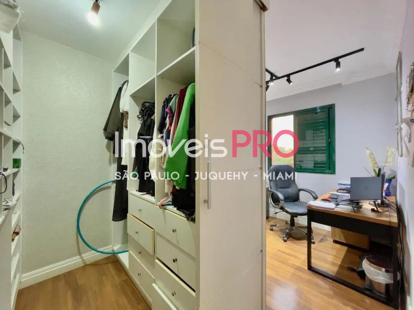 Foto :: IP39520