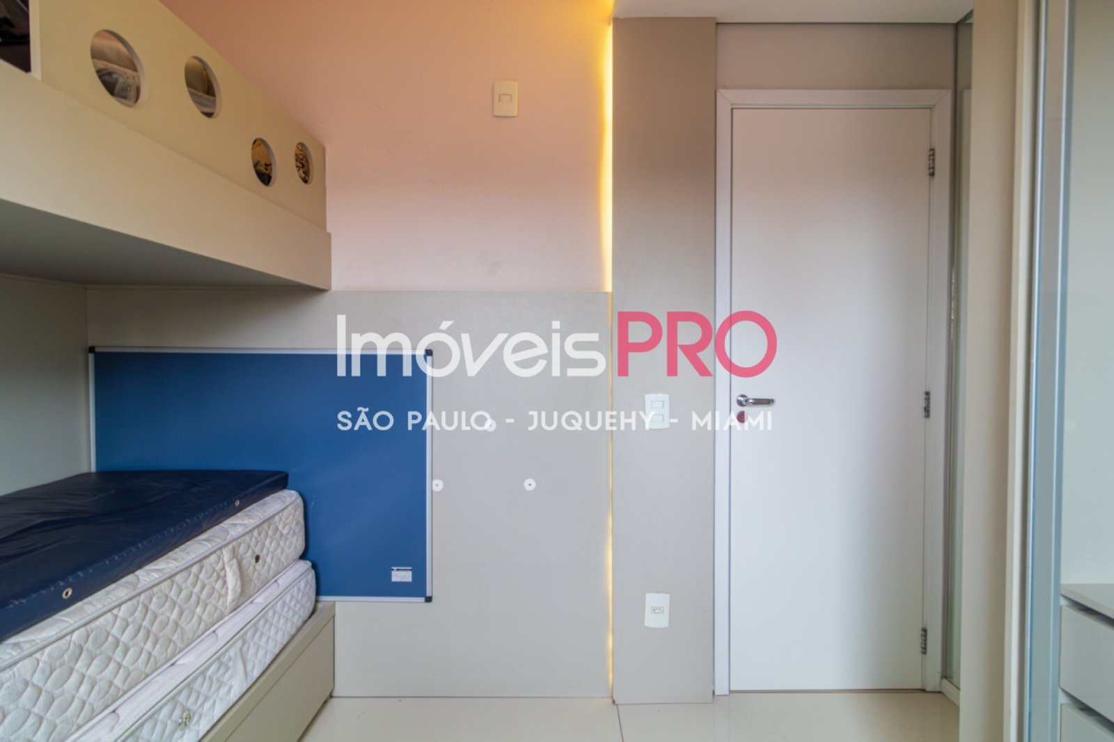 Foto :: IP39531