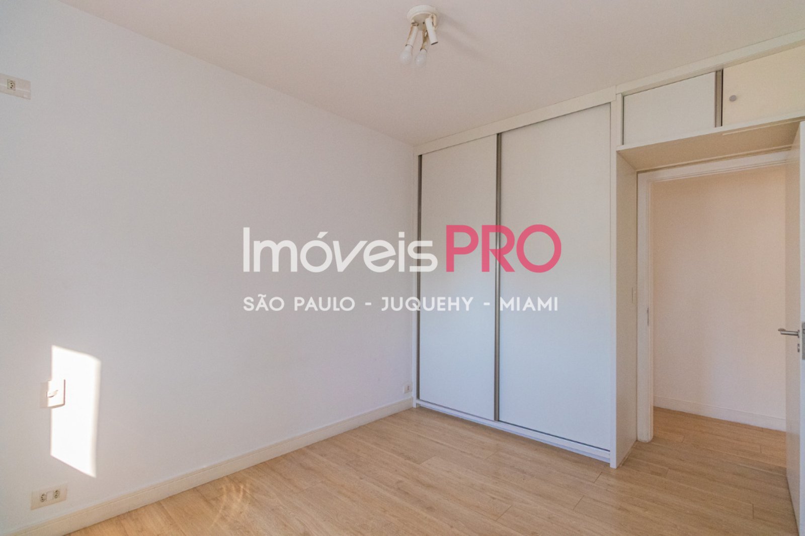Foto :: https://assets.imoveispro.com.br/thumb/IP39539/cobertura-venda-vila-clementino_IP39539_35_1920x1080.jpg?