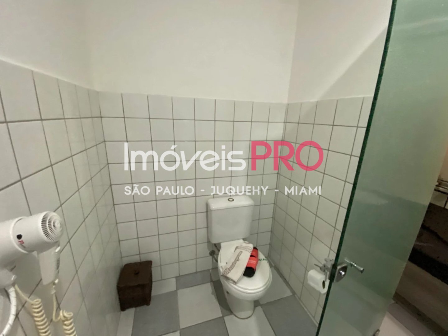 Foto :: https://assets.imoveispro.com.br/thumb/IP39545/predio-venda-pinheiros_IP39545_17_1920x1080.jpg?
